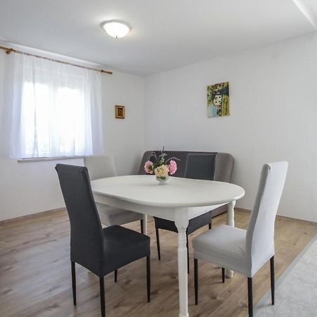 Apartment Tosca With Parking Ровинь Экстерьер фото