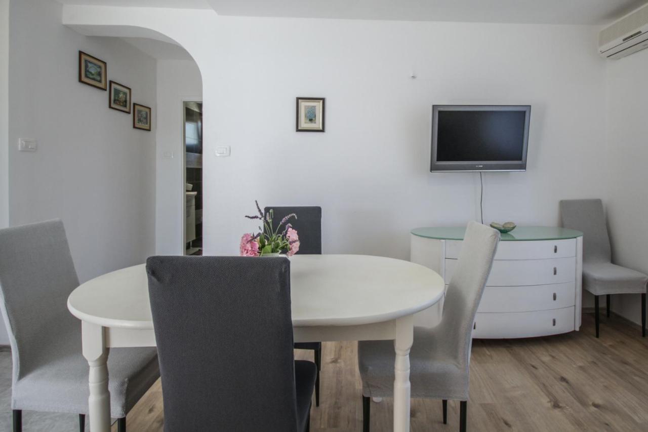 Apartment Tosca With Parking Ровинь Экстерьер фото