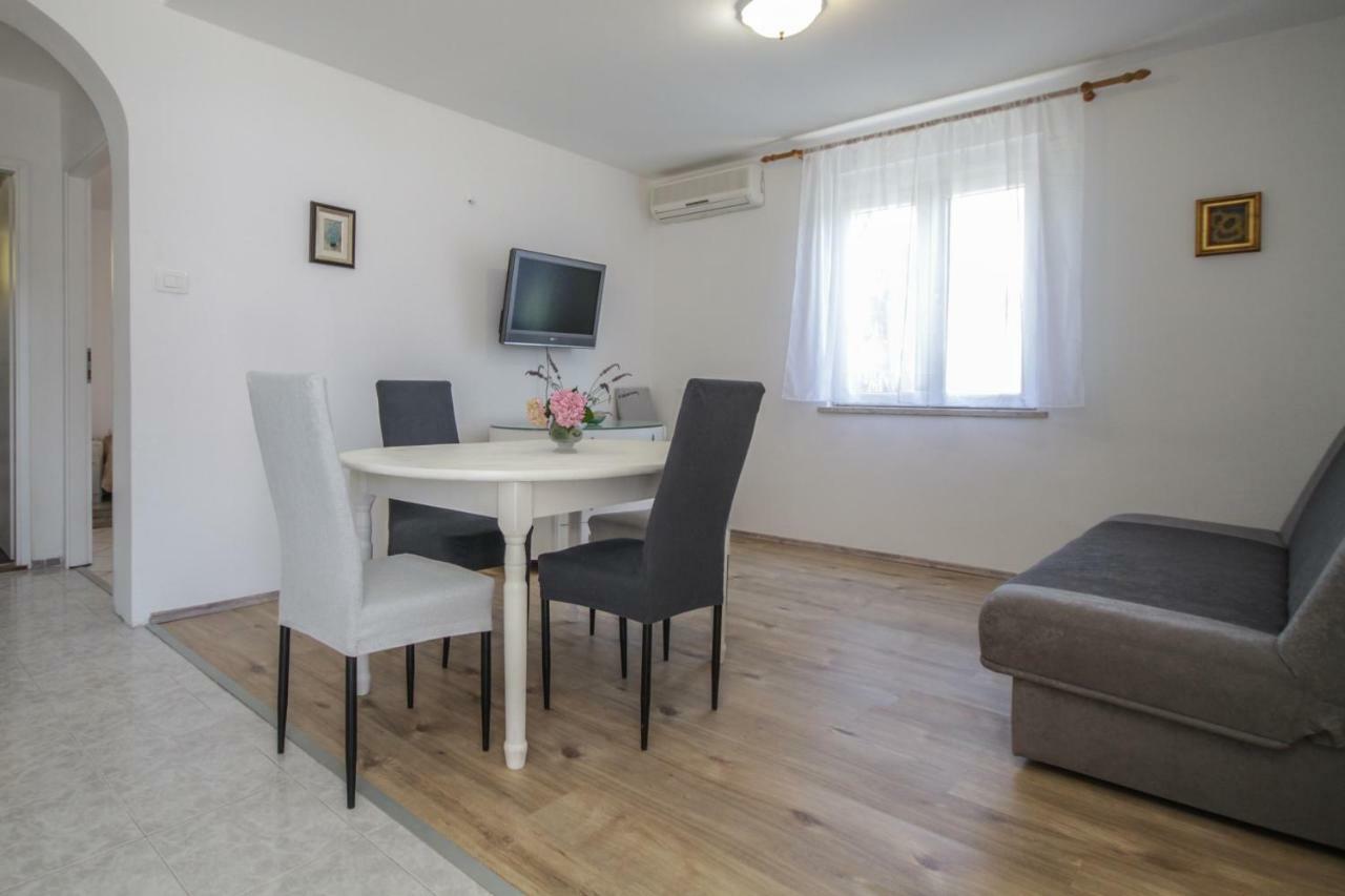 Apartment Tosca With Parking Ровинь Экстерьер фото